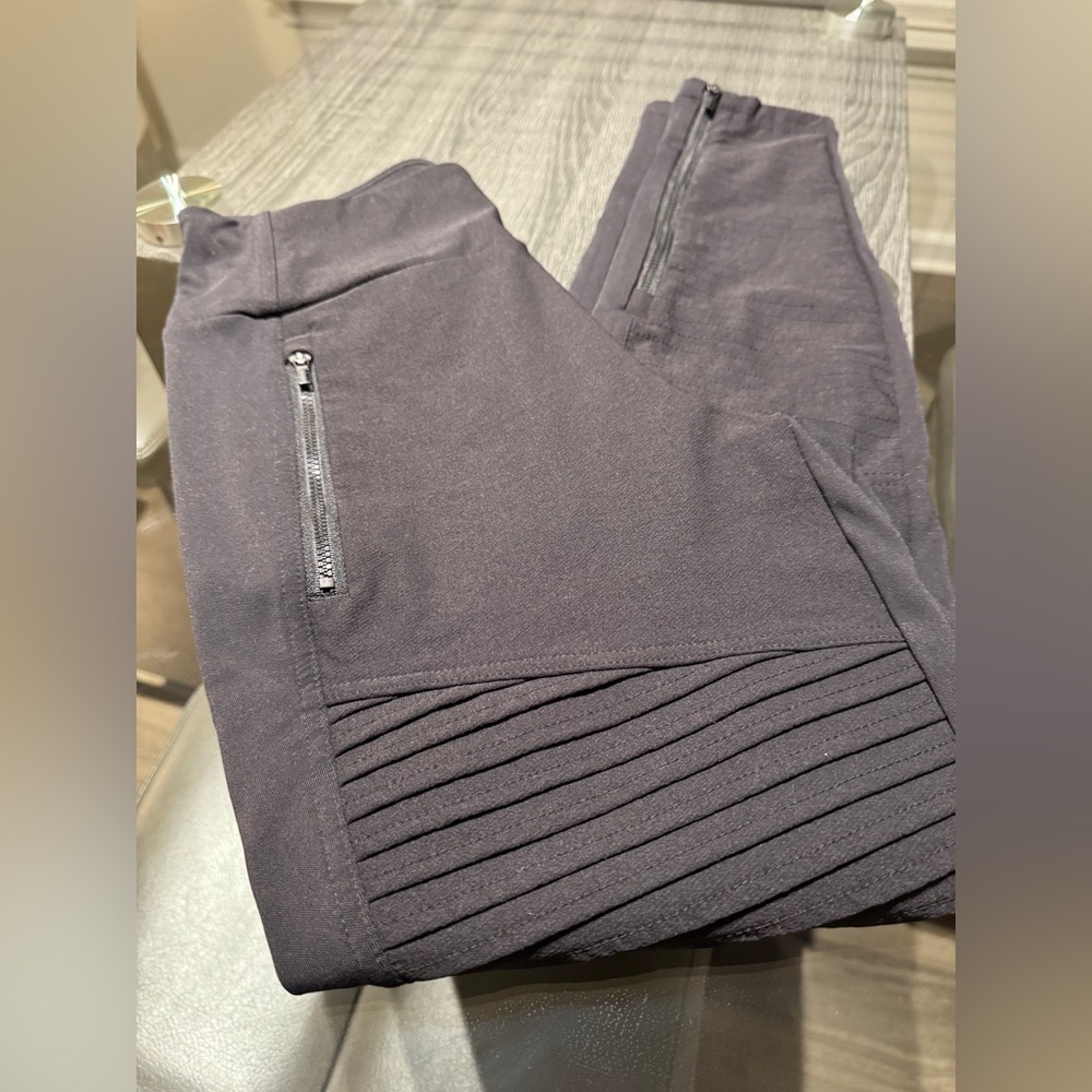 Athleta Black Hybrid Moto Tights - Picture 15 of 16